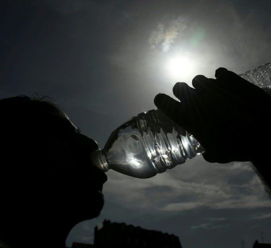 La France suffoque sous la canicule 40 degrés en ligne de mire
