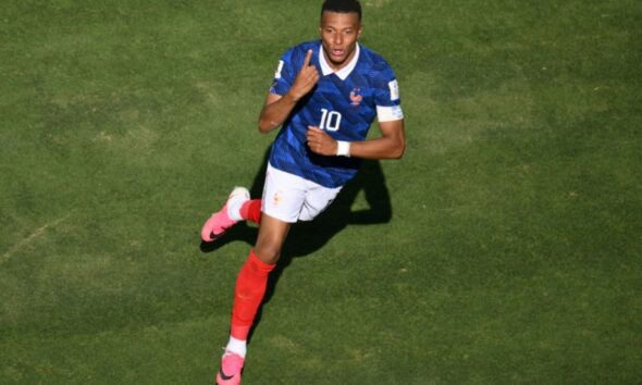 Mbappé entre dans la légende et libère les Bleus en patron