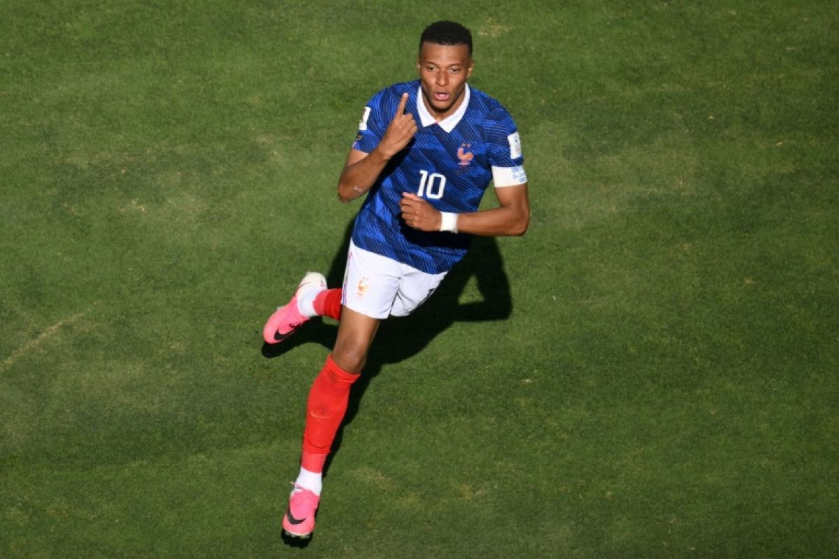 Mbappé entre dans la légende et libère les Bleus en patron