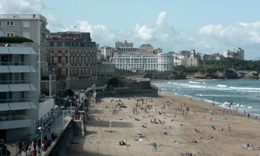Deux plongeurs ensevelis sous une falaise à Biarritz