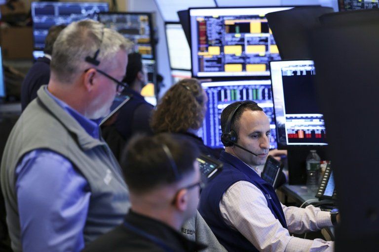 Wall Street retient son souffle entre Iran et indicateurs économiques
