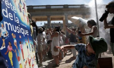 La France étouffe mais fait la fête malgré la canicule historique