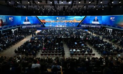 Des centaines de drones ukrainiens s'invitent au sommet économique de Poutine