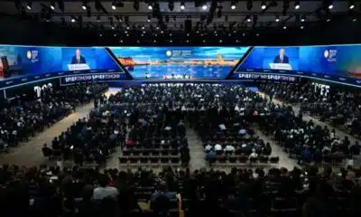 Des centaines de drones ukrainiens s'invitent au sommet économique de Poutine