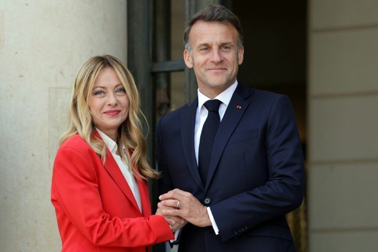 Macron et Meloni scellent leur réconciliation au bord de la Méditerranée