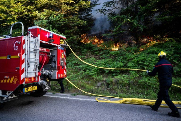Le feu gagne du terrain sur des régions épargnées jusque là