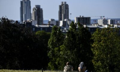 À Paris, des centaines de nuits à la belle étoile pour fuir la canicule