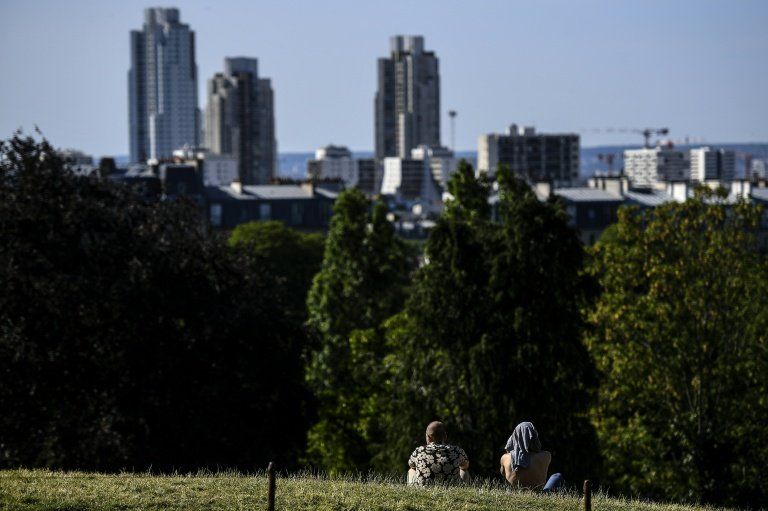 À Paris, des centaines de nuits à la belle étoile pour fuir la canicule