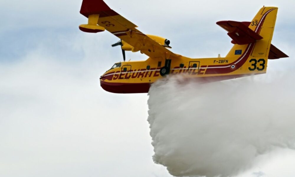 200 millions pour deux Canadair la France muscle sa flotte mais le compte à rebours des pompiers s'affole