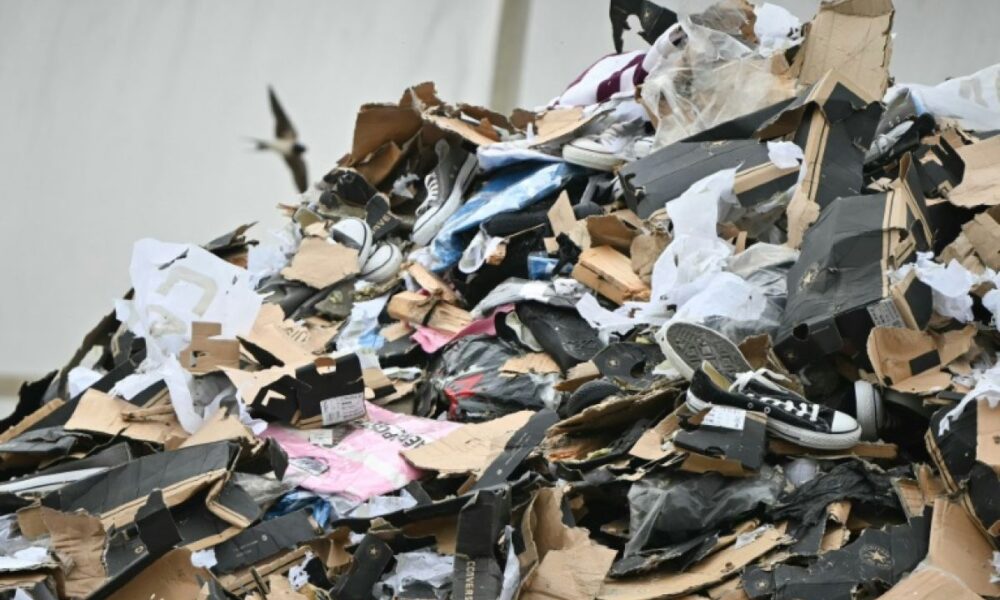Quinze ans pour broyer 38 000 paires de baskets contrefaites au Havre