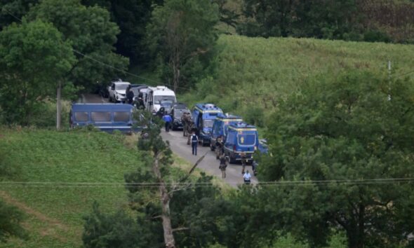 La colère monte après la découverte du corps d'une fillette de 11 ans dans le Gers