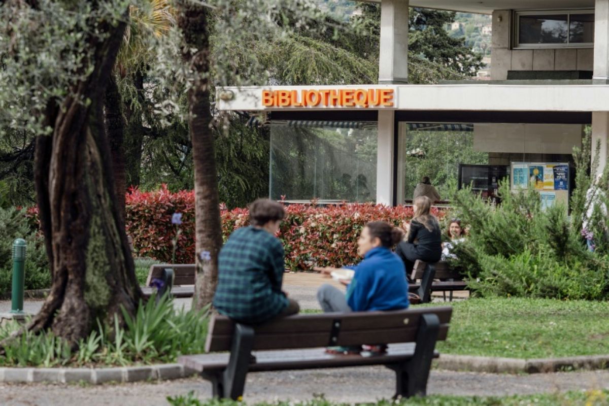 Le français vacille à l'université, les facs passent à l'action