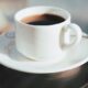 Pourquoi votre café vous déshydrate en pleine canicule