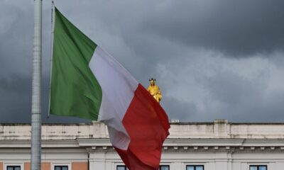 L'industrie italienne redémarre doucement, dopée par les usines de médicaments et de voitures