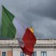 L'industrie italienne redémarre doucement, dopée par les usines de médicaments et de voitures