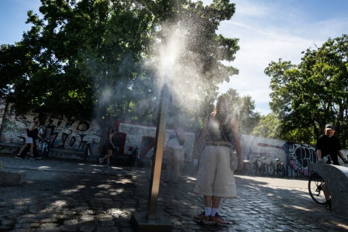 L'Europe étouffe sous une chaleur inédite, des records absolus battus