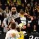 Uini Atonio salué par un haka pour son dernier match