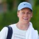 Jannik Sinner mise sur le repos pour conquérir Wimbledon