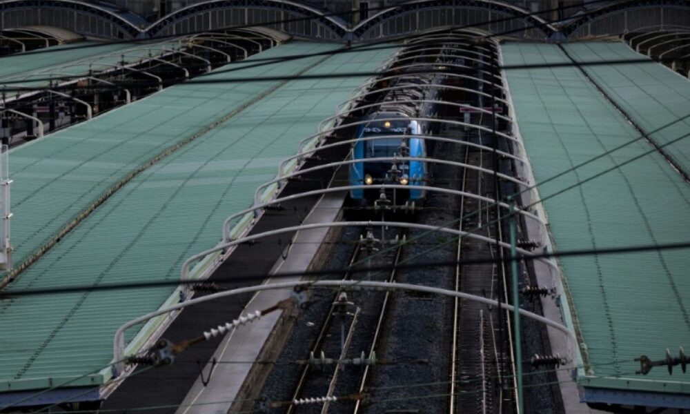 Gare de l'Est bloquée des heures de galère pour des milliers de voyageurs