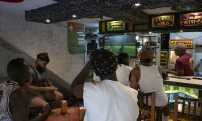 Sur l'île de Cuba, le Mondial fait une brèche dans la crise