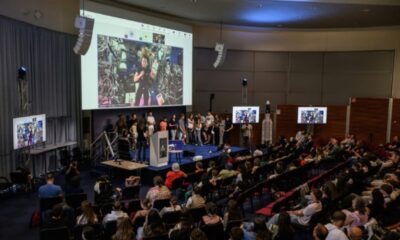 Depuis l’ISS, Sophie Adenot montre aux enfants les cicatrices de l’homme sur Terre