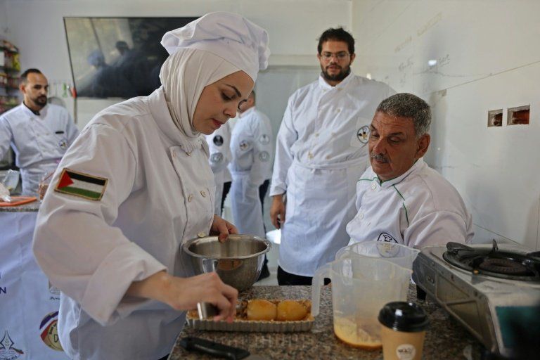 À Gaza, une école de cuisine renaît pour apprendre à cuisiner avec presque rien