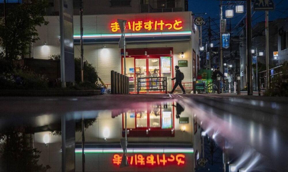 Au Japon l’inflation fait du surplace mais le spectre de la guerre reste