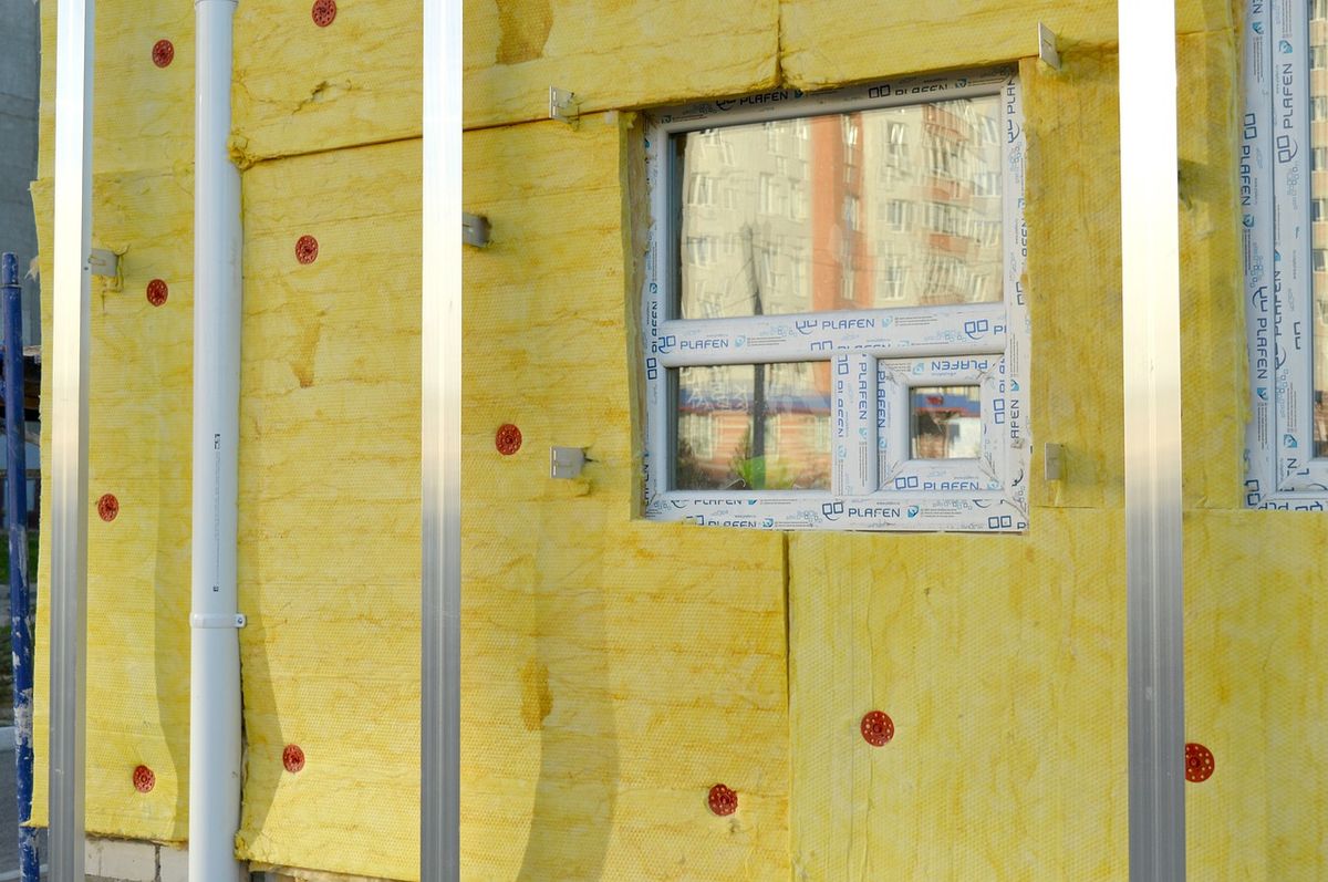 Votre voisin peut empiéter sur votre terrain pour isoler sa maison