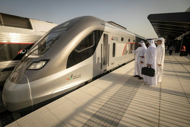 Premier voyage en train aux Émirats un pas de géant pour le Golfe