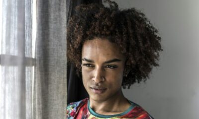 Il attrape une ombre à paupières et il est libre