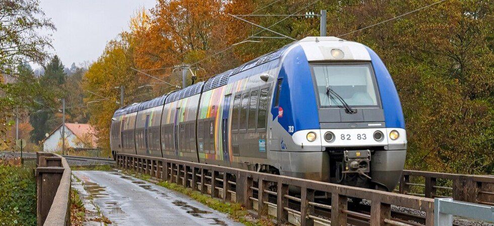 Un homme percuté par un TER dans le Doubs les passagers bloqués trois heures