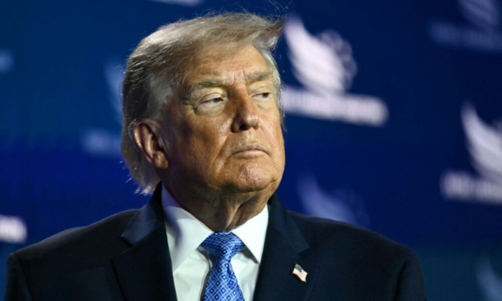 Trump promet des droits de douane à 100% si l'Europe taxe les géants du numérique