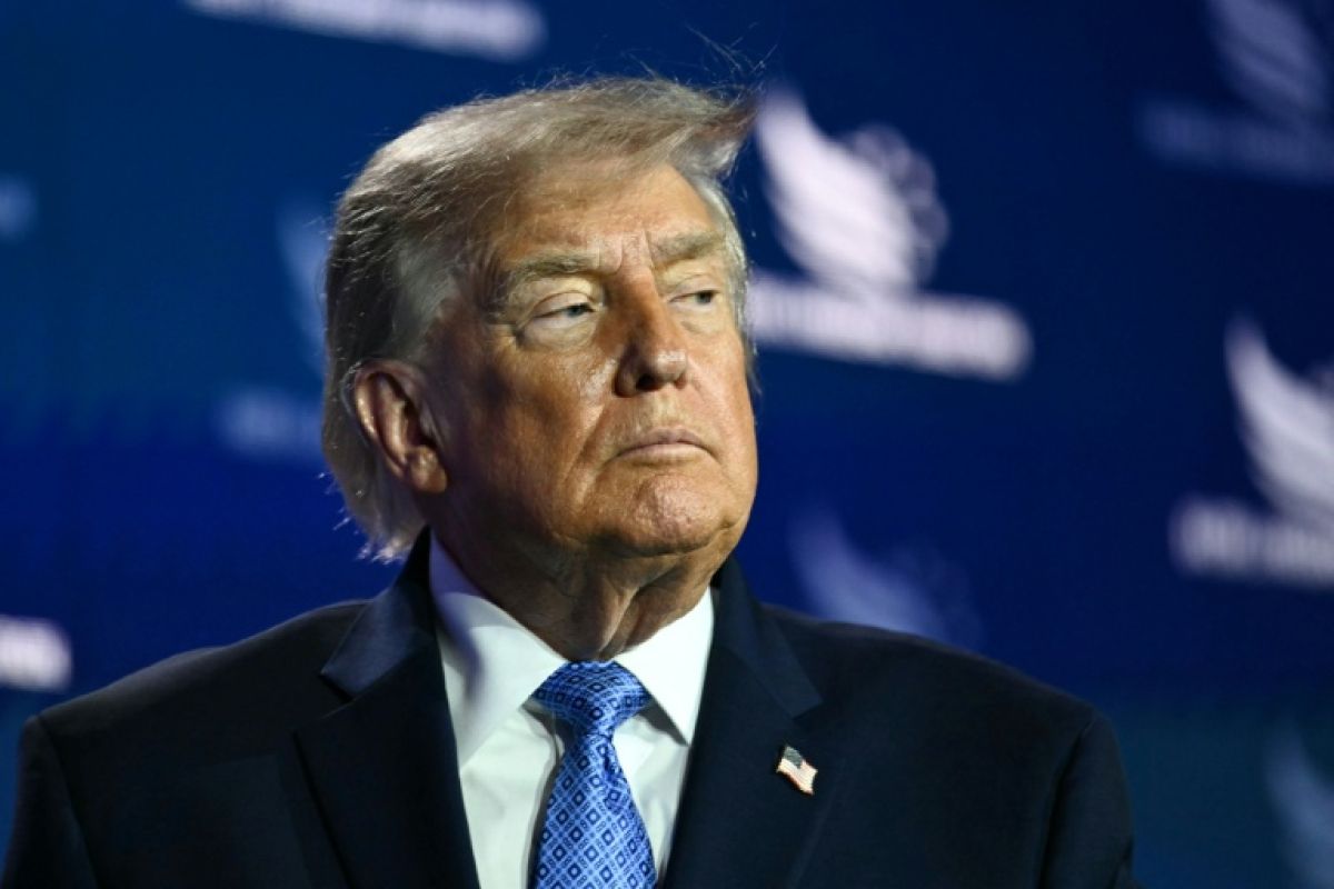 Trump promet des droits de douane à 100% si l'Europe taxe les géants du numérique