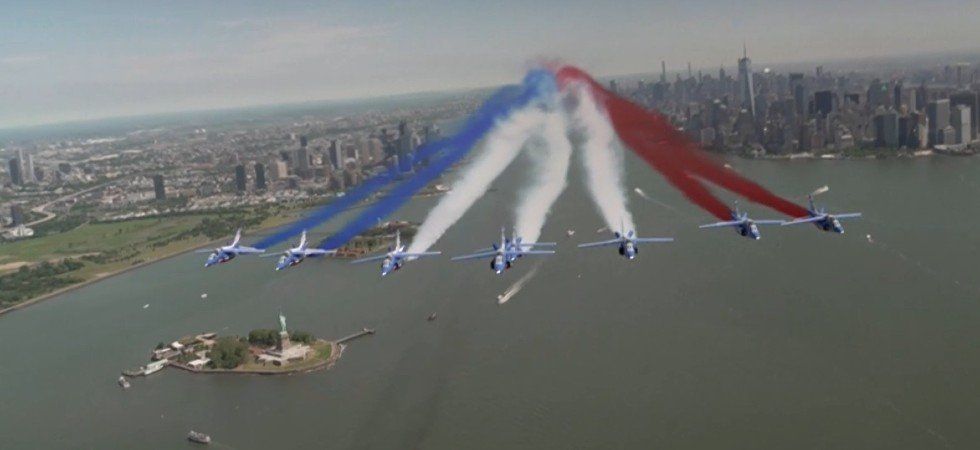 La Patrouille de France peint le ciel de New York aux couleurs de la liberté