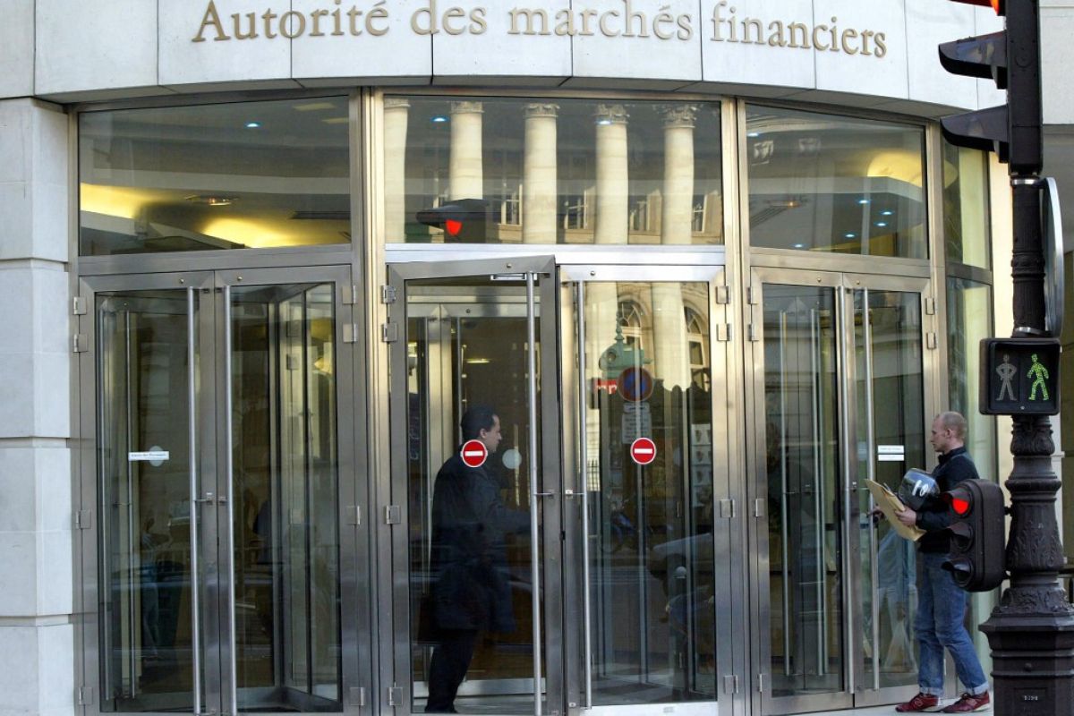 Une amende de 360 000 euros réclamée contre une société de gestion pour avoir joué les banquiers sans permis