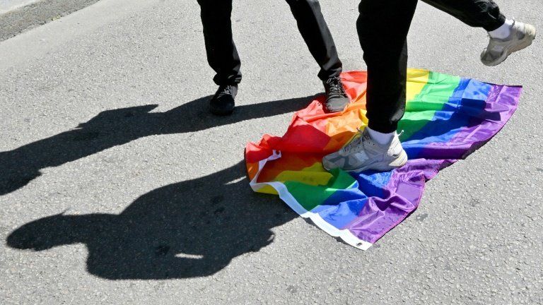 Ils meurent pour leur pays mais leur amour n’existe pas aux yeux de la loi