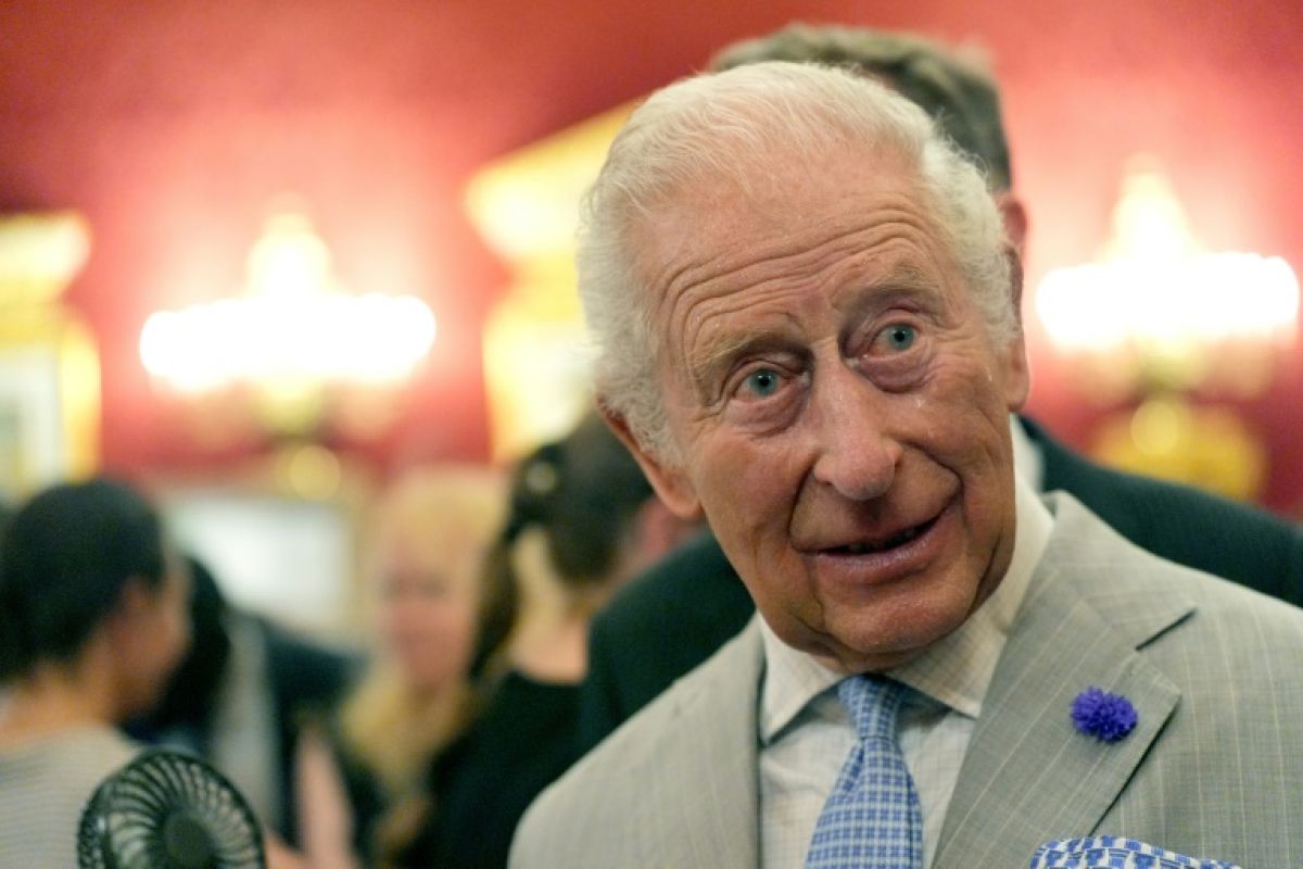 Charles III casse le tabou et étale ses impôts sur la table
