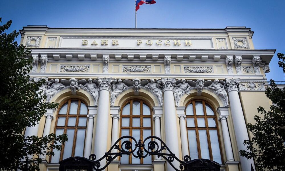 La Russie baisse ses taux mais l'étau se resserre sur son économie