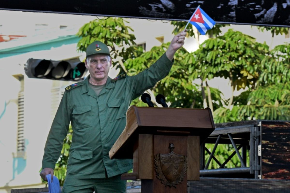 Cuba tourne la page du tout-État