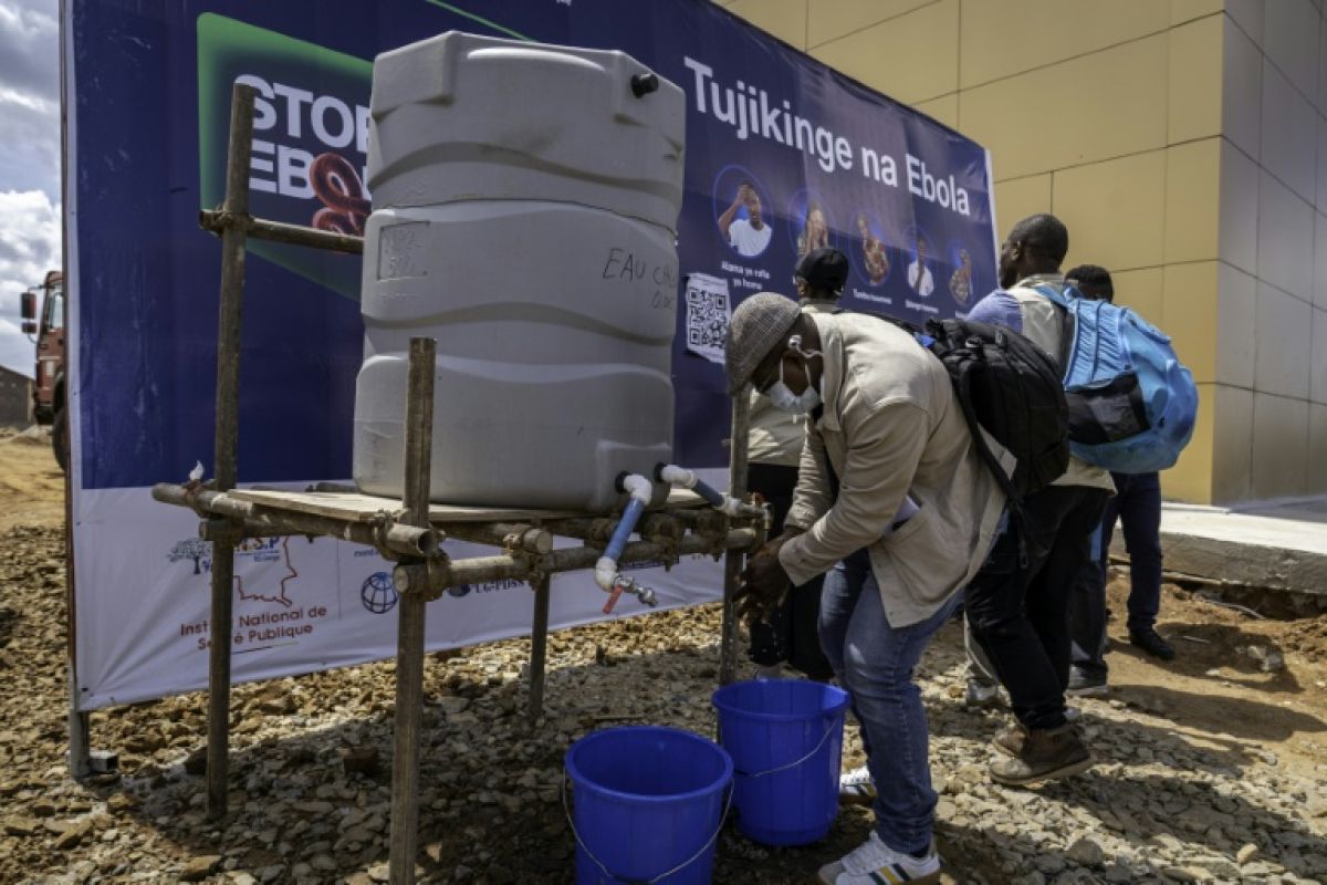 Ebola a pris une longueur d'avance, l'OMS reconnaît être en retard sur le terrain