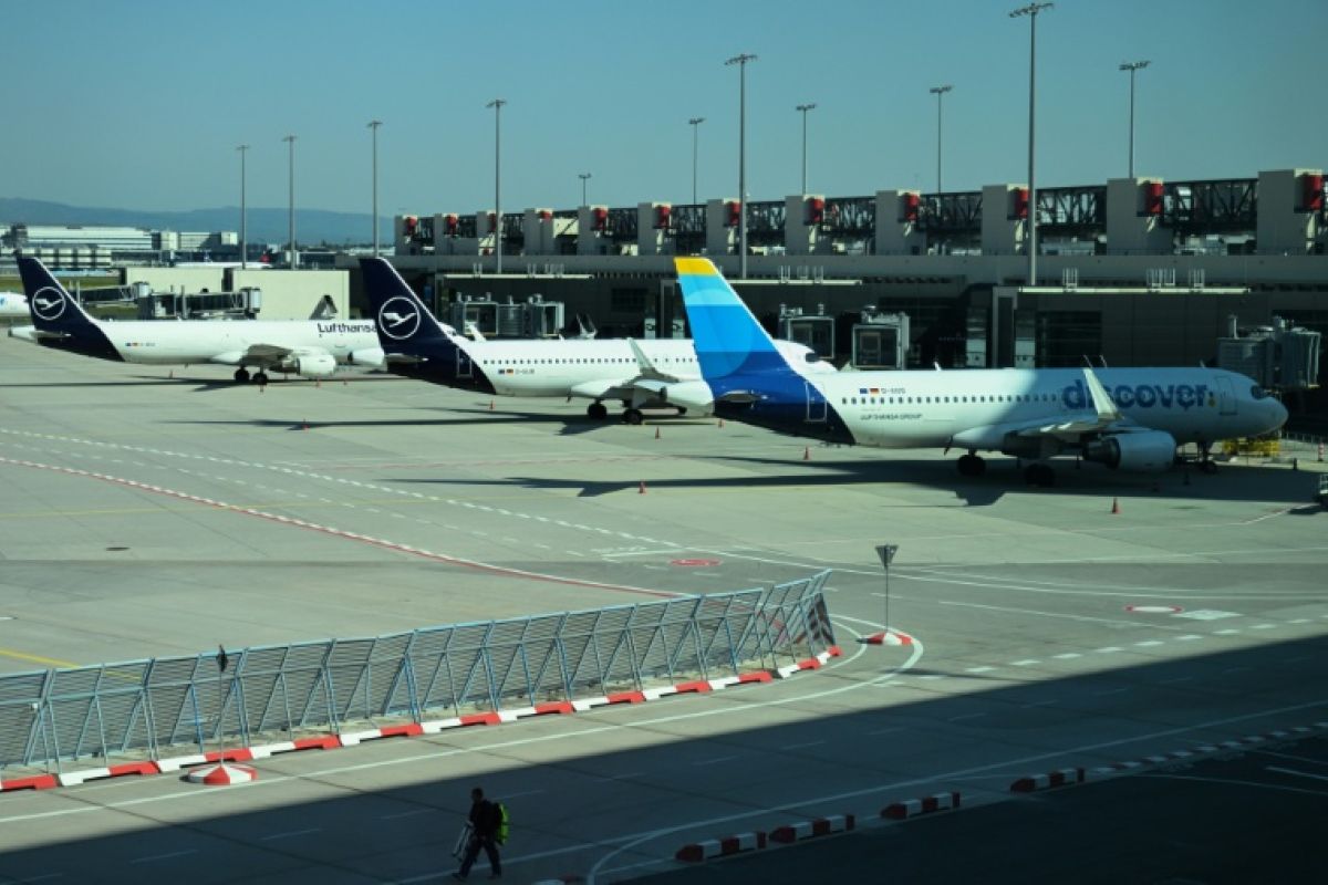 Jusqu'à 5 heures d'attente dans les aéroports européens à cause du nouveau système de contrôle
