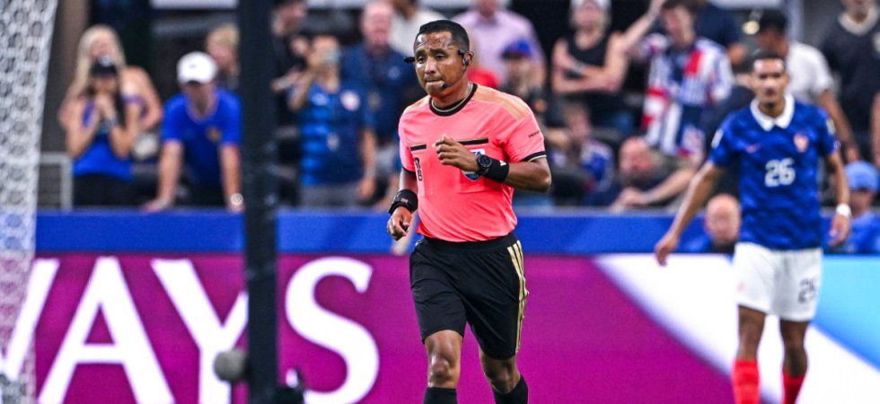 L'arbitre du France-Espagne répond cash aux critiques de Deschamps
