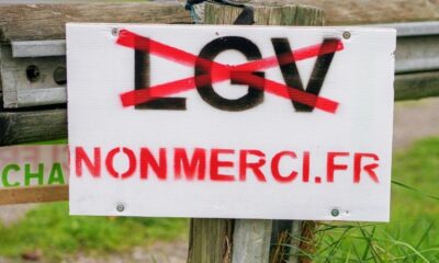 Des centaines de manifestants font la chaîne pour défendre une vallée menacée par le TGV