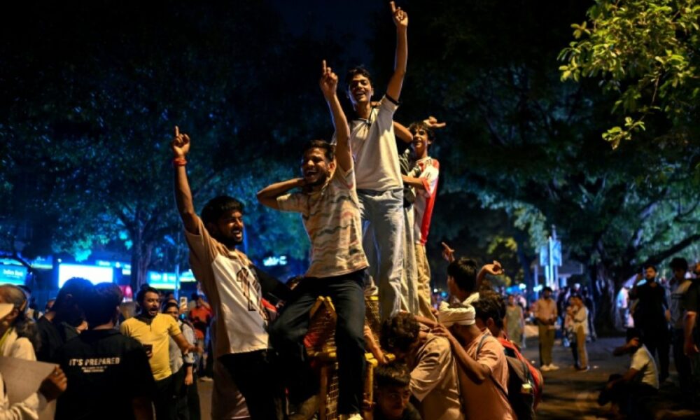 New Delhi efface les graffitis d'une révolte étudiante victorieuse