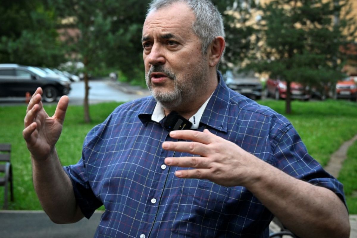 Boris Nadejdine, l'opposant russe qui affronte Poutine et la prison