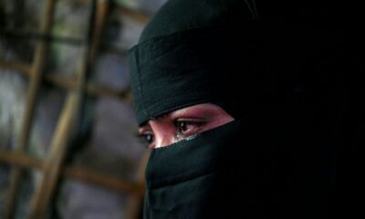 Accrochée à une planche, elle a survécu au naufrage