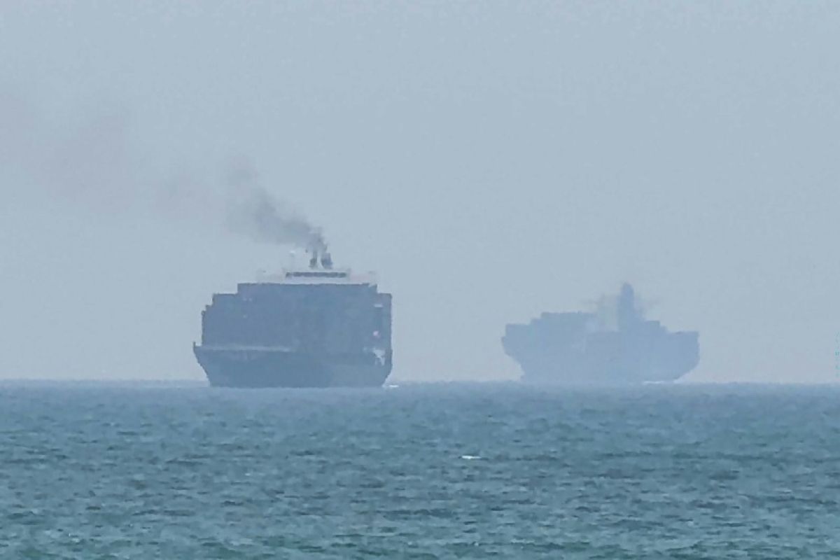 L'Iran verrouille le détroit d'Ormuz après une salve de frappes américaines