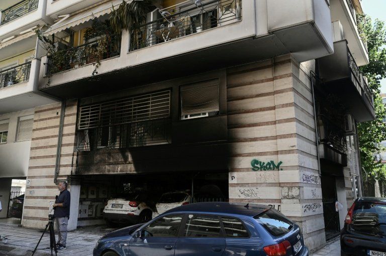 Attentats en Grèce une mère tuée le parti conservateur ciblé