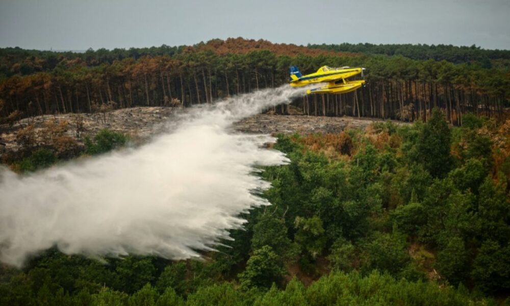 Gironde le mégafeu faiblit mais refuse de s'avouer vaincu