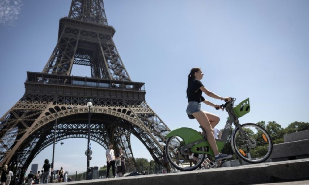 La canicule force les monuments parisiens à baisser le rideau plus tôt